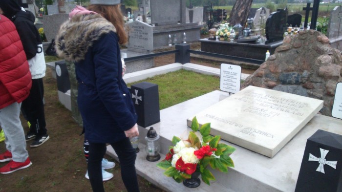 122330205-1007408846427984-447