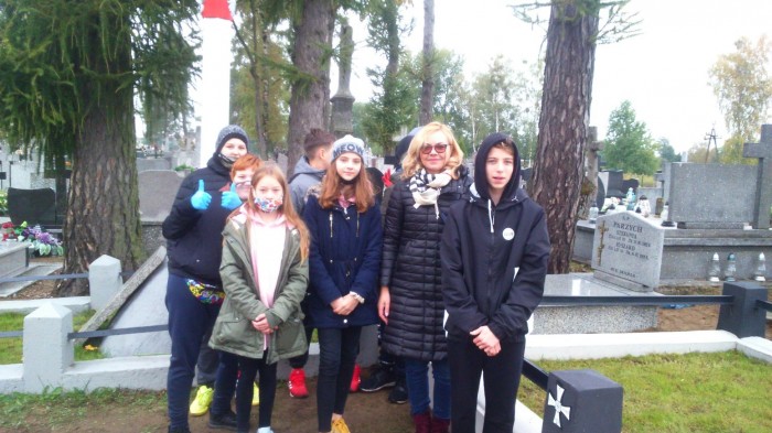 122337517-838642070241192-8944